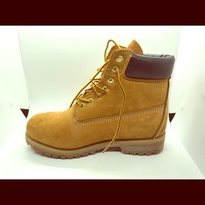 Men’s Timberlands tan size 9.5